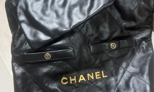 Real Leather vs. Replica: Why the 22 Bag Feels Different Over Time