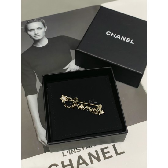 Chanel 25B Hollow Letter & Star Crystal Brooch
