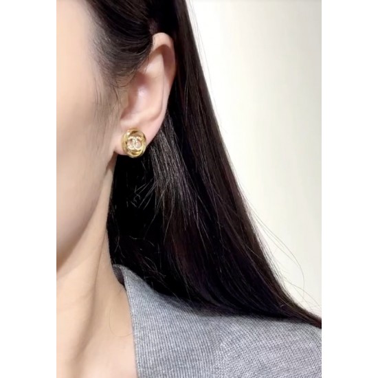 Chanel 25K Glossy Twisted Gold Round Stud Earrings