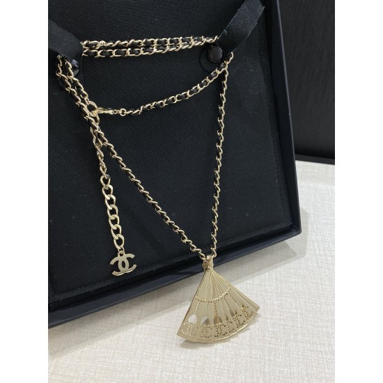 Chanel 25K Vintage Fan Pendant Necklace