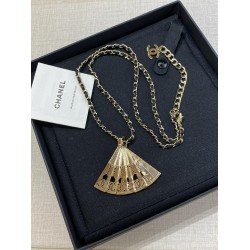 Chanel 25K Vintage Fan Pendant Necklace