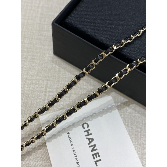Chanel 25K Vintage Fan Pendant Necklace