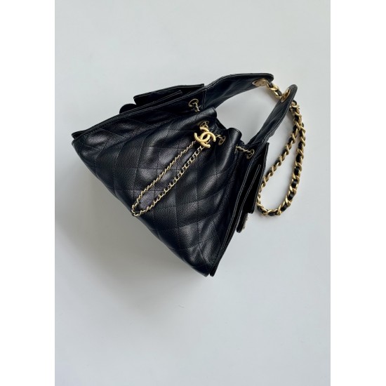 The 25-Series Artisan Caviar small Handbag | Spring/Summer Heritage Collection