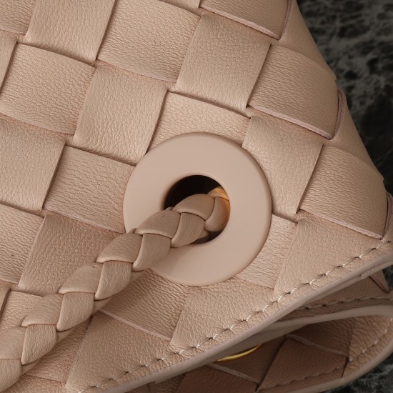 Bottega Veneta Medium Andiamo Bag - Beige - Intrecciato Nappa Leather Tote