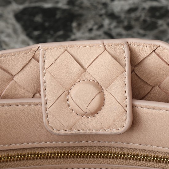 Bottega Veneta Medium Andiamo Bag - Beige - Intrecciato Nappa Leather Tote