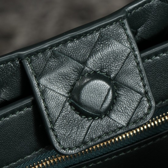 Bottega Veneta Medium Andiamo Bag - Green - Intrecciato Nappa Leather Tote