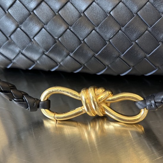 Bottega Veneta Medium Andiamo Bag - Blue - Intrecciato Nappa Leather Tote