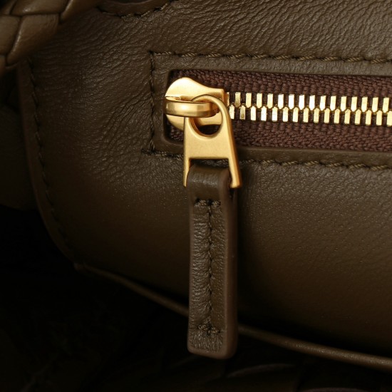 Bottega Veneta Medium Andiamo Bag - Brown - Intrecciato Nappa Leather Tote