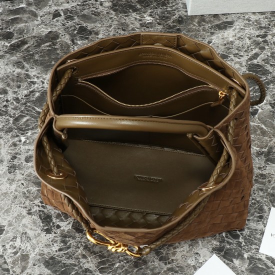 Bottega Veneta Medium Andiamo Bag - Brown - Intrecciato Nappa Leather Tote