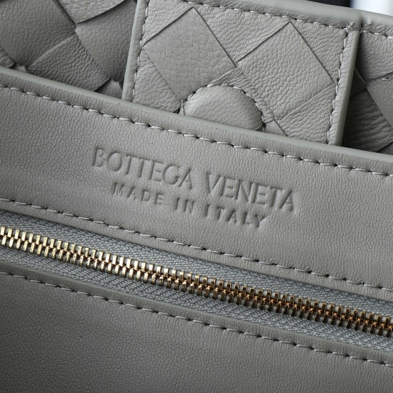 Bottega Veneta Medium Andiamo Bag - Grey - Intrecciato Nappa Leather Tote