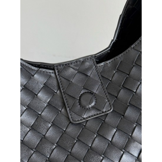B*V Campana Large Double-Sided Woven Leather Shoulder Bag - Black