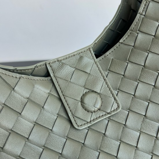 B*V Campana Large Double-Sided Woven Leather Shoulder Bag - Green