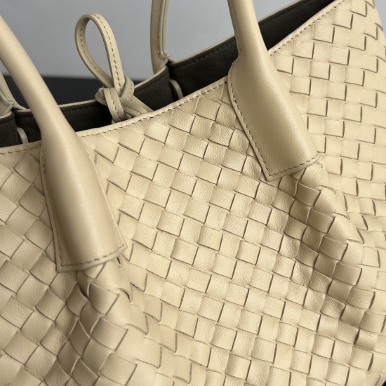Bottega Veneta Medium Pinacoteca Nacoteca Tote (854371) 