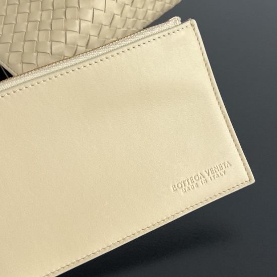 Bottega Veneta Medium Pinacoteca Nacoteca Tote (854371) 