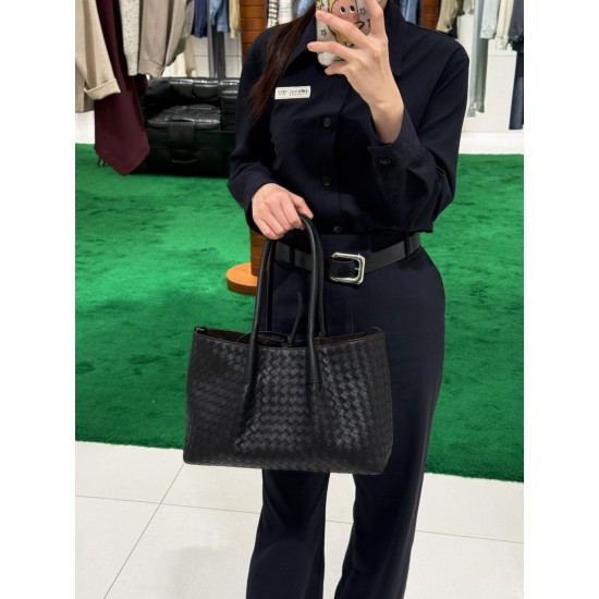 B*V Pinacoteca Medium — Hand-Woven Reversible Tote- Black