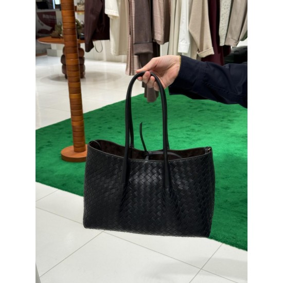 B*V Pinacoteca Medium — Hand-Woven Reversible Tote- Black