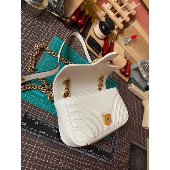 GUCCI GG Marmont Shoulder Bag – White Quilted