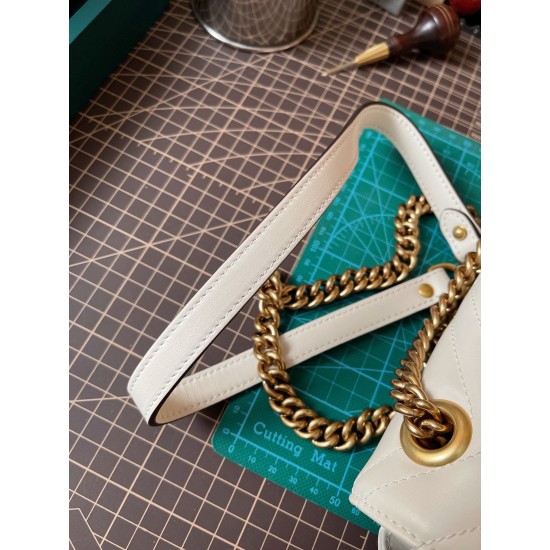GUCCI GG Marmont Shoulder Bag – White Quilted