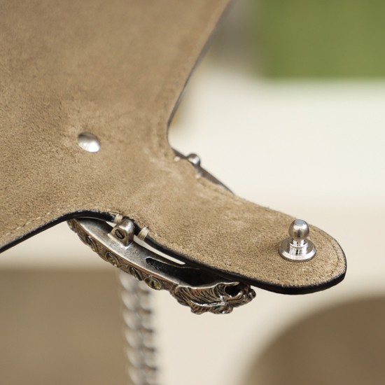 G.C. Dio Series Tiger-Clasp Shoulder Bag – Beige Signature Pattern