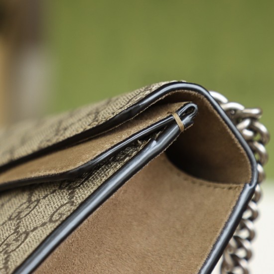 G.C. Dio Series Tiger-Clasp Shoulder Bag – Beige Signature Pattern