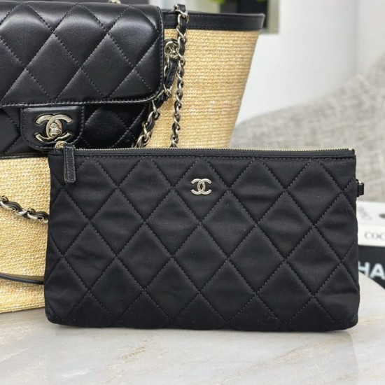 CHANEL Large Tote - Braided Straw Black