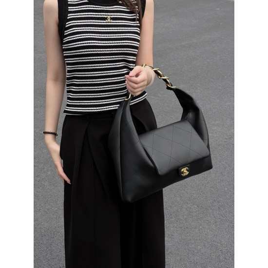 Chanel 25K Horizontal Hippie Bag - Oversized Quilted Black Leather