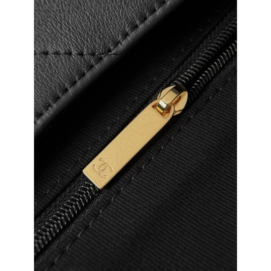 Chanel 25K Horizontal Hippie Bag - Oversized Quilted Black Leather