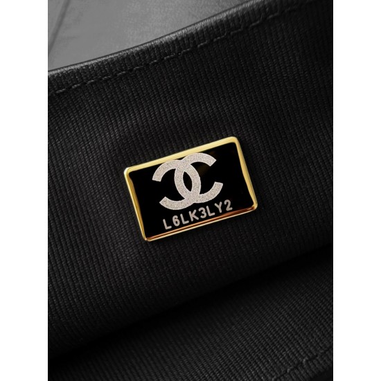 Chanel 25K Horizontal Hippie Bag - Oversized Quilted Black Leather
