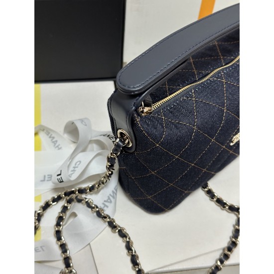 Chanel 26P Denim Box Bag – Clutch with Chain, Blue Quilted Denim