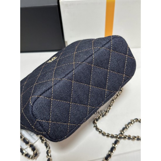 Chanel 26P Denim Box Bag – Clutch with Chain, Blue Quilted Denim