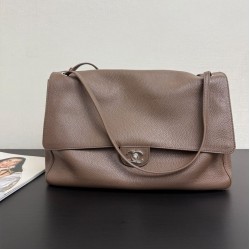 CHANEL Maxi Flapbag