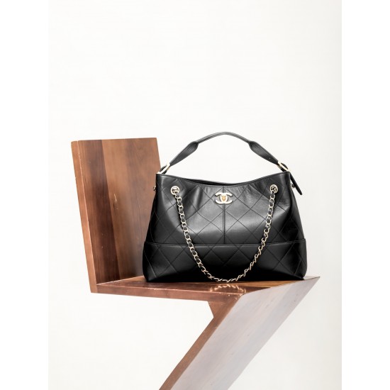 Chanel 25A Métiers d’Art Hobo Suede Bag