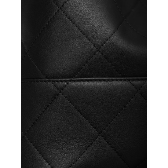 Chanel 25A Métiers d’Art Hobo Suede Bag - Black
