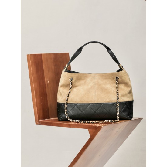 Chanel 25A Métiers d’Art Hobo Suede Bag