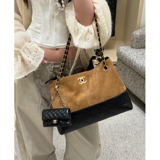 Chanel 25A Métiers d’Art Hobo Suede Bag