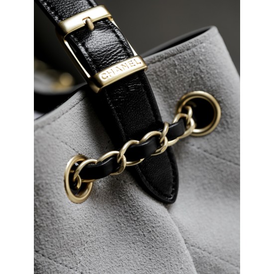 Chanel 25A Métiers d’Art Hobo Suede Bag - Grey