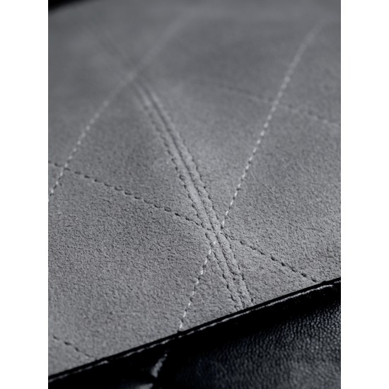 Chanel 25A Métiers d’Art Hobo Suede Bag - Grey