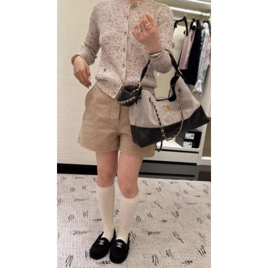 Chanel 25A Métiers d’Art Hobo Suede Bag - Grey