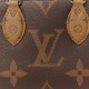 Louis Vuitton OnTheGo East West|Reverse Giant Monogram|Shoulder Bag Louis Vuitton OnTheGo East West|Reverse Giant Monogram|Shoulder Bag