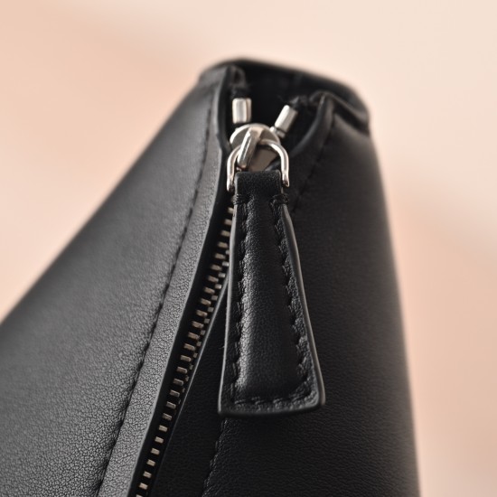 THE ROW Crossbody Crescent Leather Bag - Black