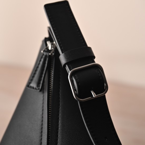 THE ROW Crossbody Crescent Leather Bag - Black