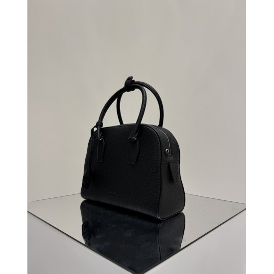 THE ROW India 10 Grained Leather Bowling Bag - Black