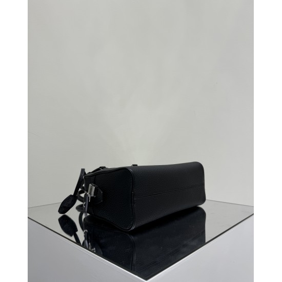 THE ROW India 10 Grained Leather Bowling Bag - Black