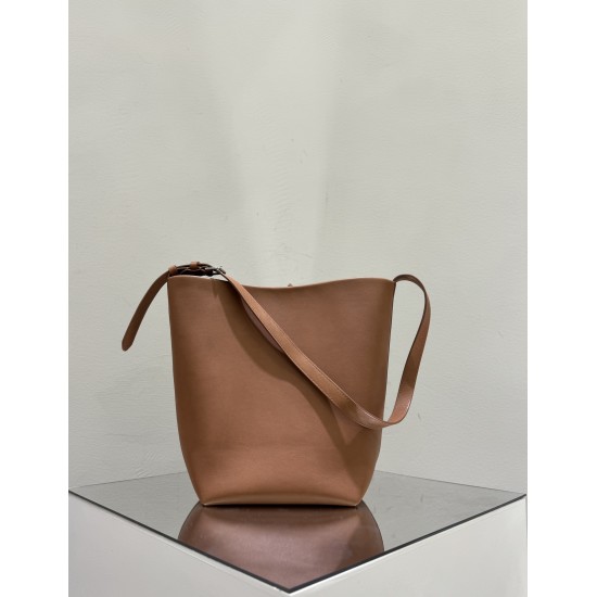 THE ROW Medium Park Leather Bucket Bag - Tan