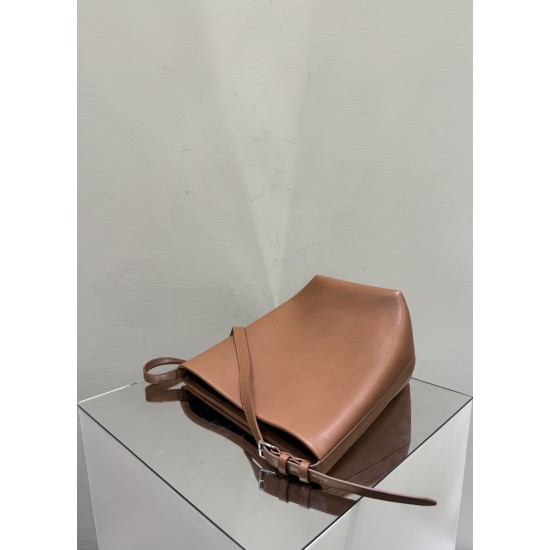 THE ROW Medium Park Leather Bucket Bag - Tan