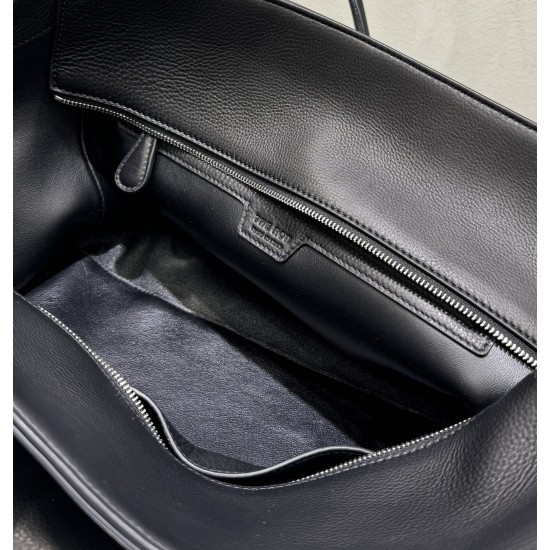 THE ROW Terrasse Smooth Saddle Leather Bag - Black