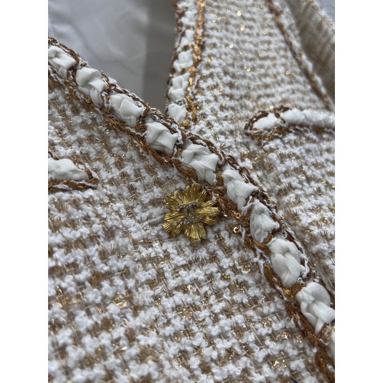 Chanel 26C Métiers d’Art Tweed Jacket | V-Neck Gold Thread Tweed Blazer