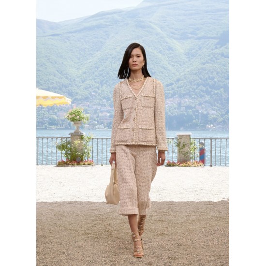 Chanel 26C Métiers d’Art Tweed Jacket | V-Neck Gold Thread Tweed Blazer