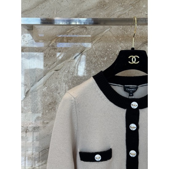 Chanel 26K Métiers d’Art Cashmere White Knit Cardigan | Layered Look Bow Button Cardigan