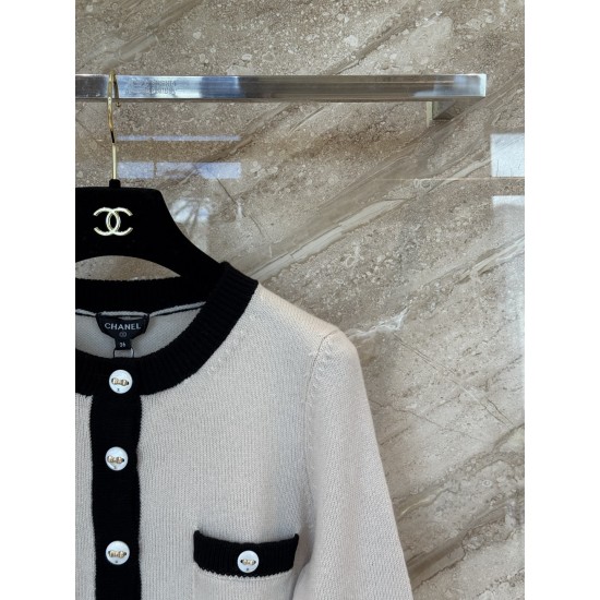 Chanel 26K Métiers d’Art Cashmere White Knit Cardigan | Layered Look Bow Button Cardigan